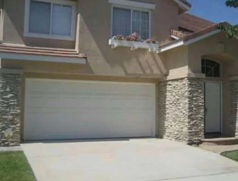 1541 E Autumnridge Ct