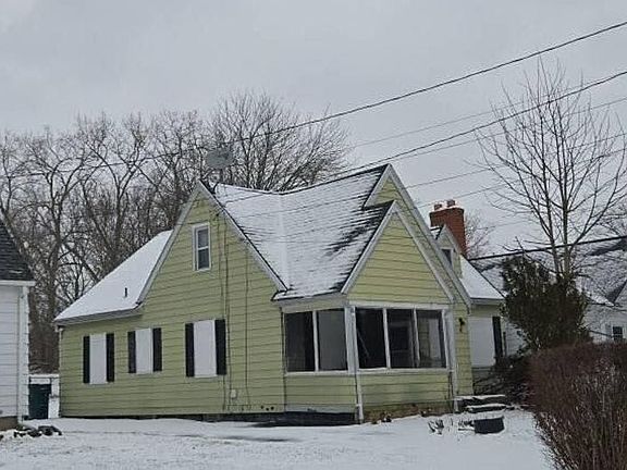 3rd image of 8 Riverview Hts