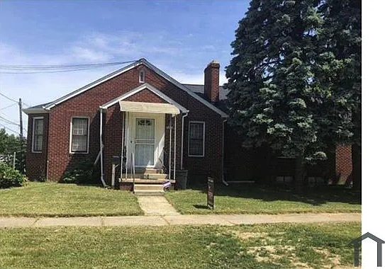 3 bed, 900 sqft, $1,400 — Photo 1