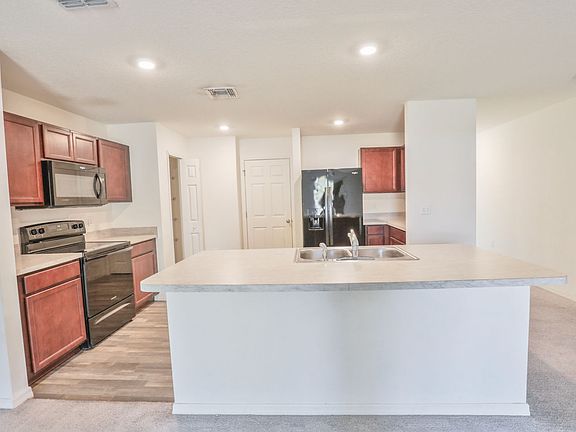5th image of 2352 SE Surrey Pl