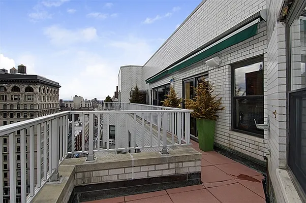 Sold by Citi Habitats | media 9