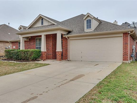 3rd image of 921 Park Forest Dr