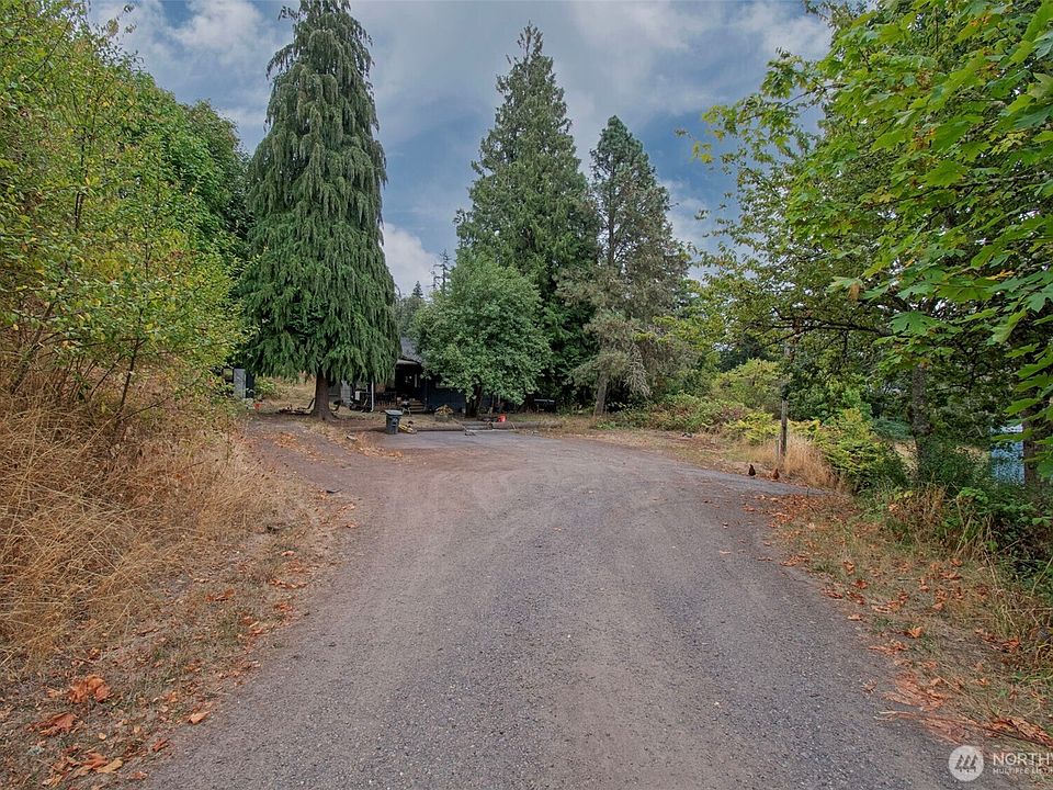 2nd image of 406 Chehalis