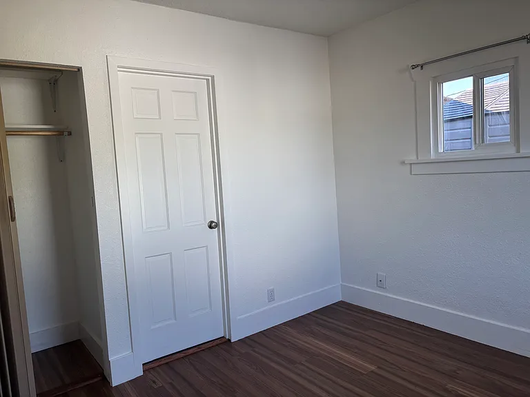 1725 S 35th St — Photo 10
