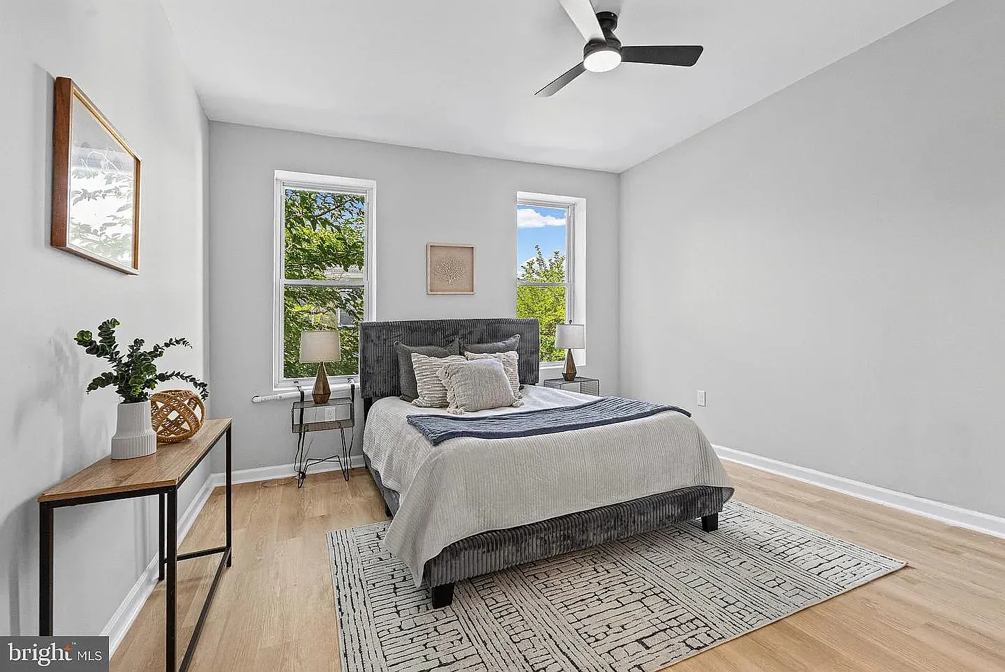 3 bed, 3.5 bath, $900 — Photo 1