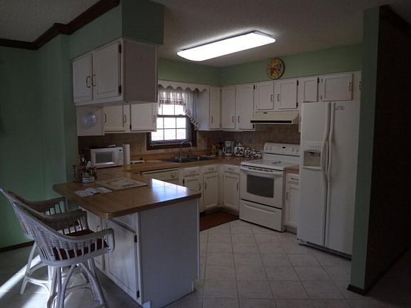 4th image of 3501 Montrose Ct