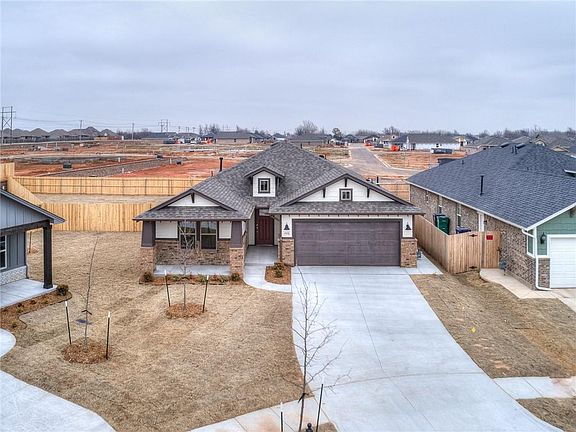 2nd image of 440 Vista Dr