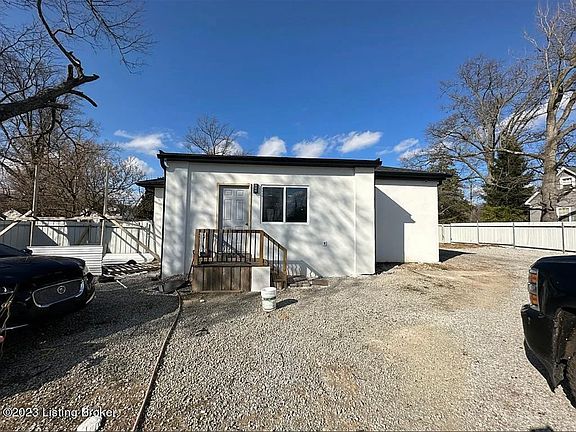 4th image of 3112 S Crums Ln