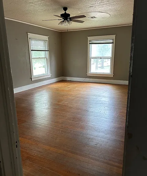 425 S C St — Photo 1