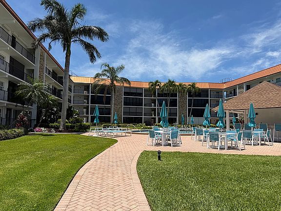 4th image of 2900 Gulf Shore Blvd N APT 310