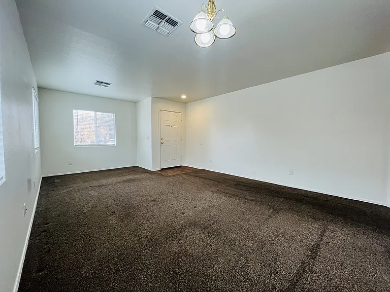 6036 W Wood St — Photo 5
