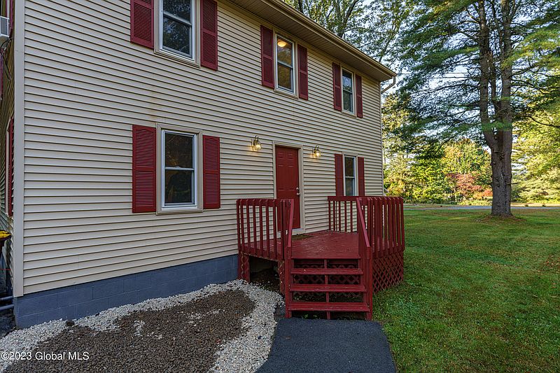 4th image of 247 Wilbur Road