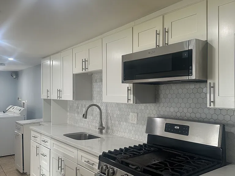 15 Washington Ave #1 — Photo 4