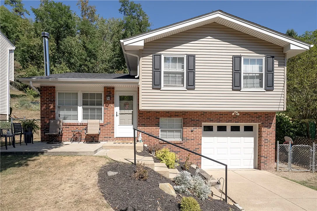 10 Willow Ln photo 1