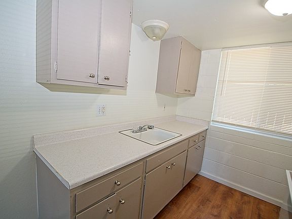 4th image of 511 Country Village Dr #16