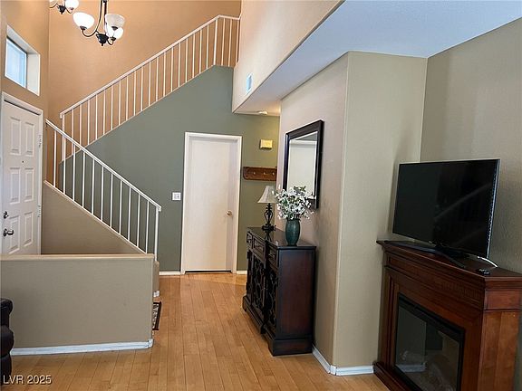 5th image of 2435 Cliffwood Dr