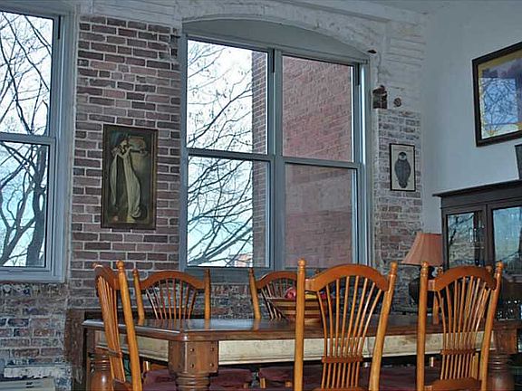 5th image of 404 Roosevelt Ave #403M