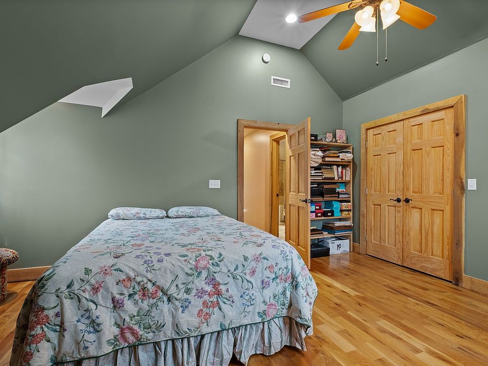 25th image of 1746 Molly Hollow Rd