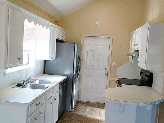 3rd image of 5306 Honeysuckle Ln