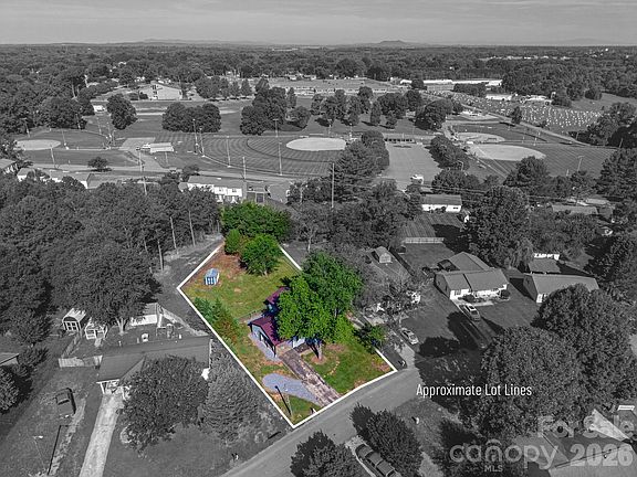 2nd image of 412 Forest Dr