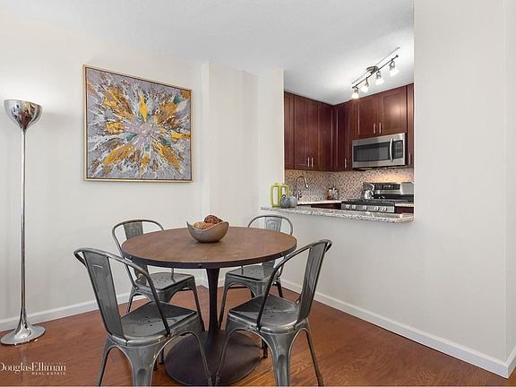 4th image of 200 W 79th St APT 10J
