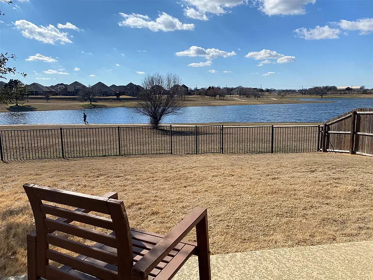 832 Cheyenne Dr — Photo 1