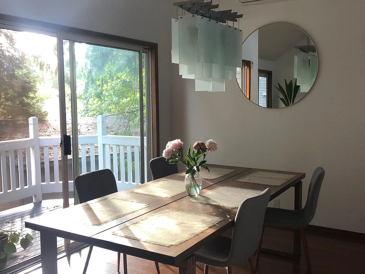 3 bed, 2.5 bath, 2080 sqft, $3,800 — Photo 2