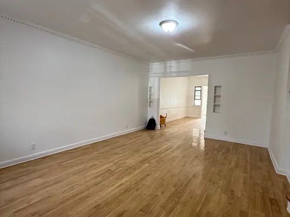 144-30 Jewel Avenue image 2 of 9