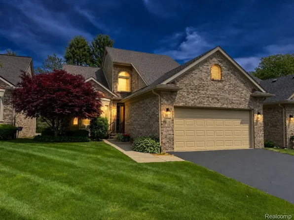 45325 Stonehedge Dr, Plymouth, MI 48170