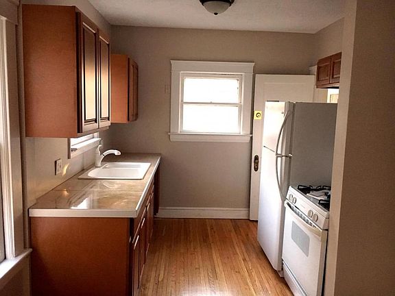 2nd image of 2320 Grandview Ave #2