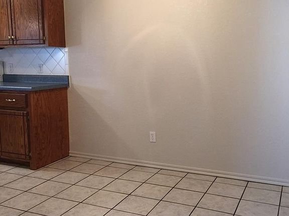 5th image of 136 Vinita Dr