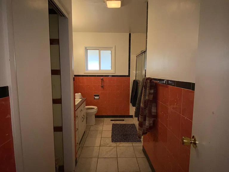 323 N Hillsdale Dr — Photo 3