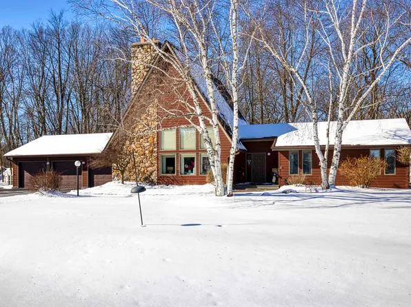 5991 Golf Ct, West Bend, WI 53095