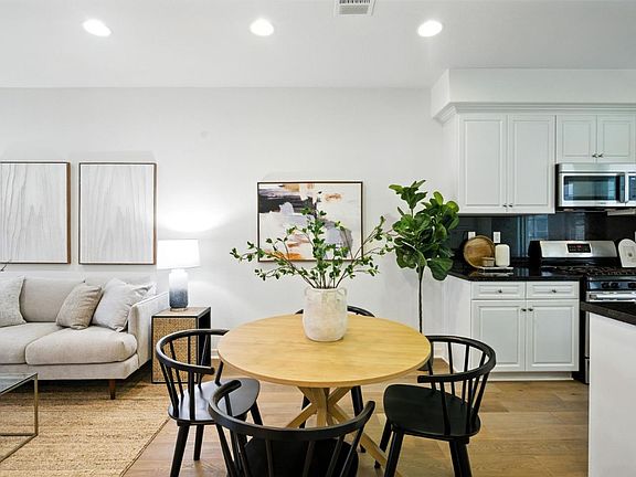 4th image of 978 Cassia Pl