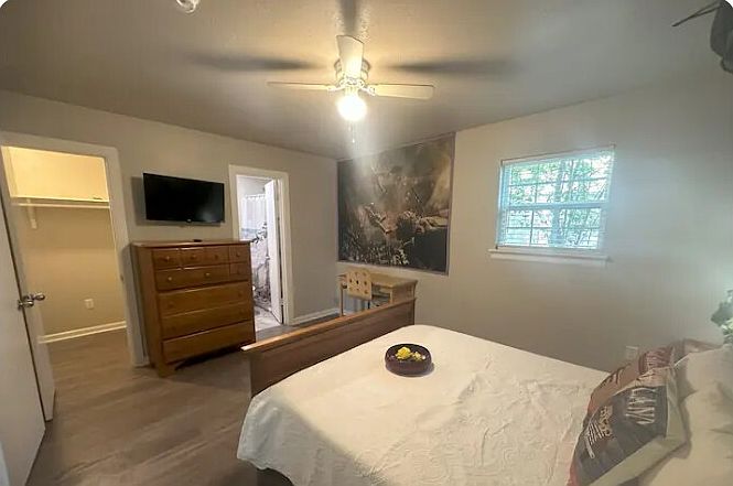 1st image of 901 Parmer Ave #11216151