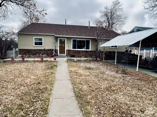 1211 Clark St, Thermopolis, WY 82443