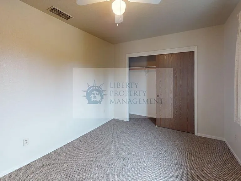 915 Kenwood Ave #3 — Photo 15