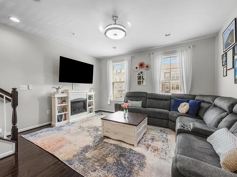 523 Pebblebrook Lane Gln — Photo 15