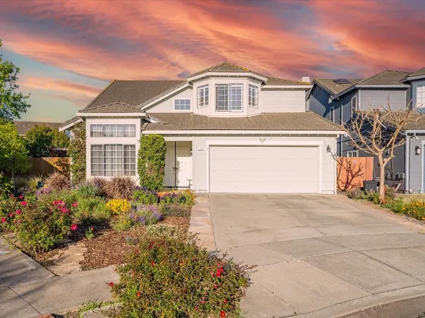 23 Penwick Cir, Salinas, CA 93906