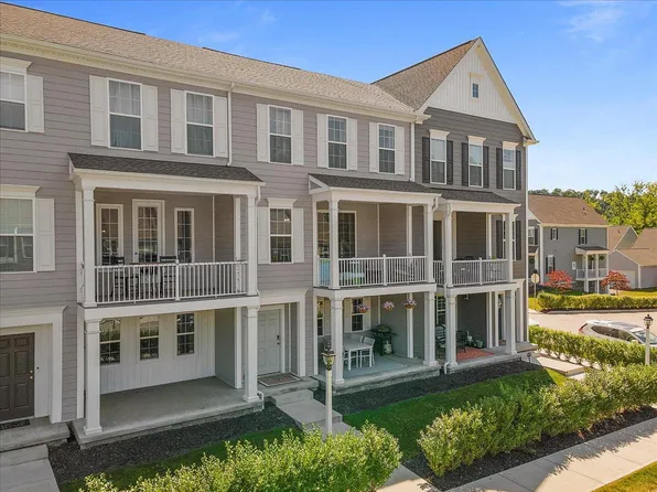 2131 Westcott Ln, Bridgeville, PA 15017