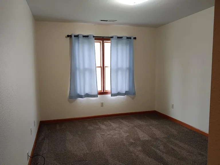 933 Partridge Ln #933 — Photo 5