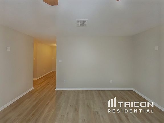 2nd image of 604 Cumberland Dr