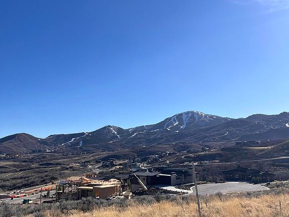 3rd image of 1161 W Skyridge Dr #108