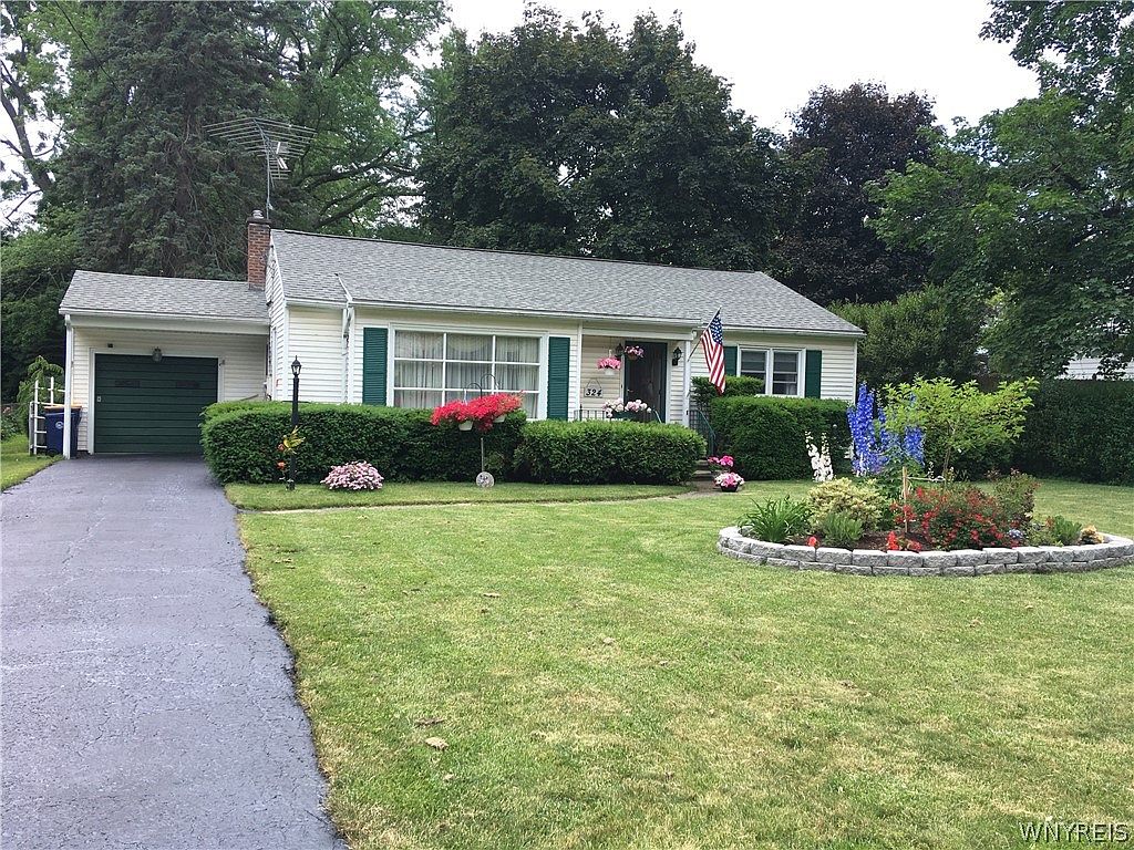 324 Lincoln Ave, Lockport, NY 14094 Zillow