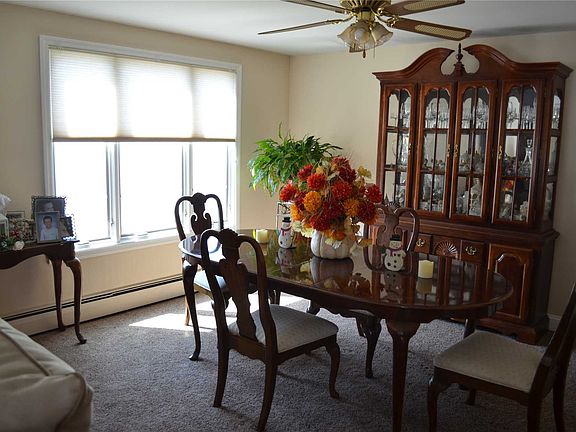 4th image of 5 Monterey Ln