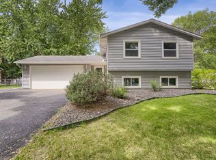 9937 Deerwood Ln N, Maple Grove, MN 55369
