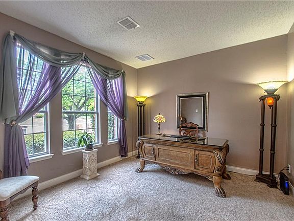 2nd image of 3721 Strattford Dr