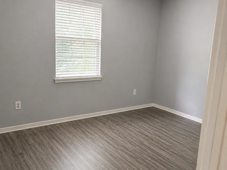 8208 Chas Cir #7 — Photo 9