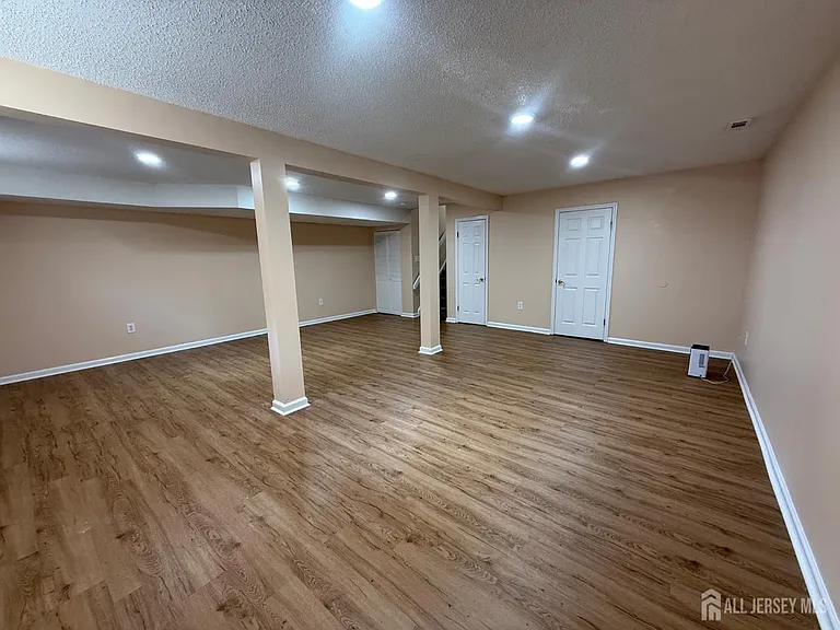 1502 Edison Glen Ter — Photo 25