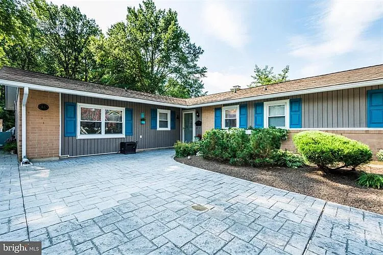 517 Eckhart Dr photo 1